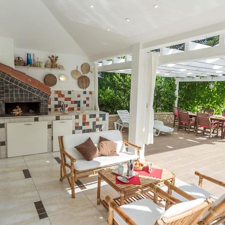 Spacious Holiday Home In Molat With Pool Brgulje Exterior photo