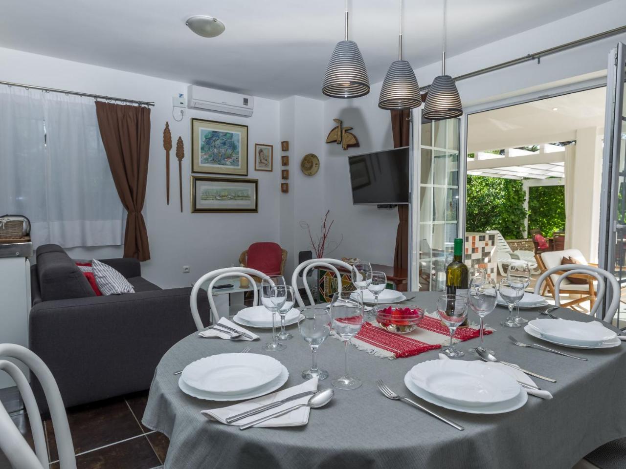 Spacious Holiday Home In Molat With Pool Brgulje Exterior photo